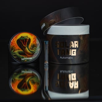 Solar Fang Auto (Zamnesia Seeds) - 4 Graines féminisées + Grinder
