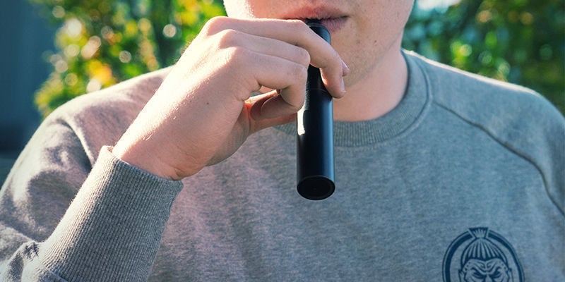 Vapoter Les Feuilles Taillées