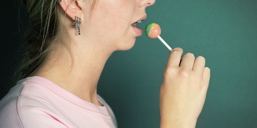 Est-ce que les sucettes à l’herbe font planer ?