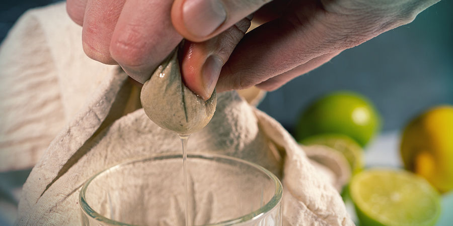 Instructions pour Préparer le Lemon Tek: Filtrez Le Jus À Travers Un Filtre En Papier Ou Une Toile À Fromage