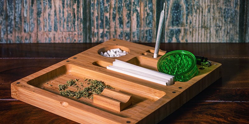 6 Accessoires Indispensables À Tout Bon Stoner - Zamnesia Blog