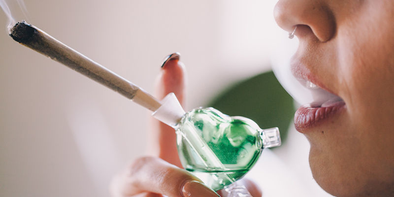 Qu’est-ce qu’un influenceur cannabis ?