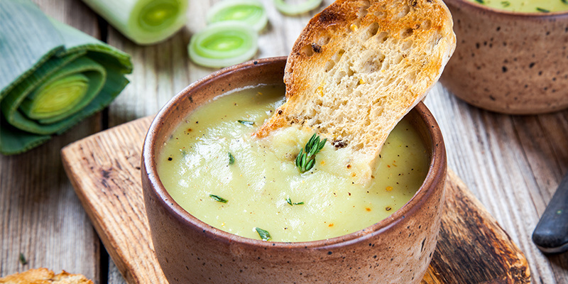 Entrée — Soupe de pommes de terre et poireaux à l’« high »