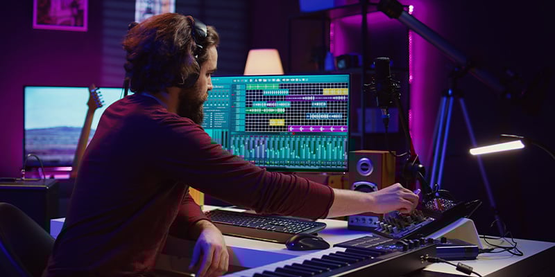Qu'est-ce que l'audio binaural et comment fonctionne-t-il ?
