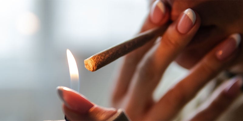 Une nouvelle façon de fumer : des joints sans tabac