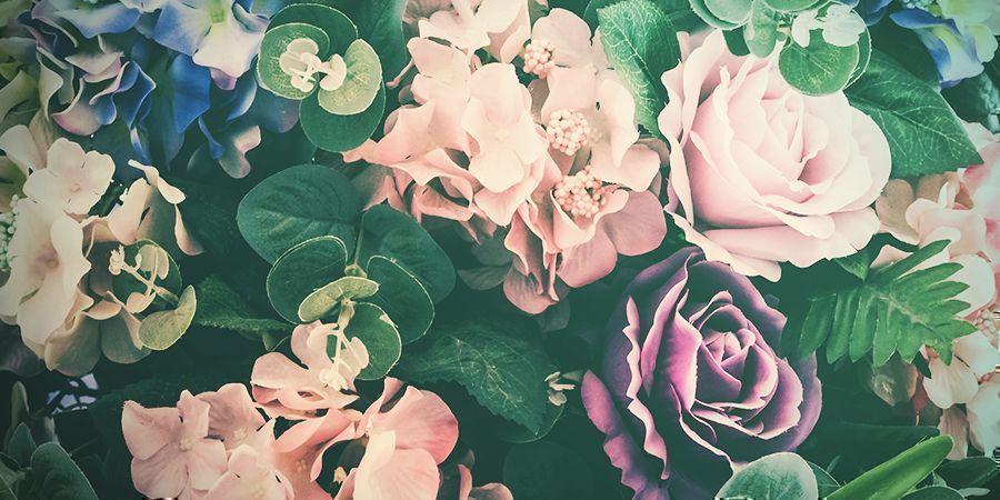 Trompez D'Autres Avec Des Fleurs "Faux"