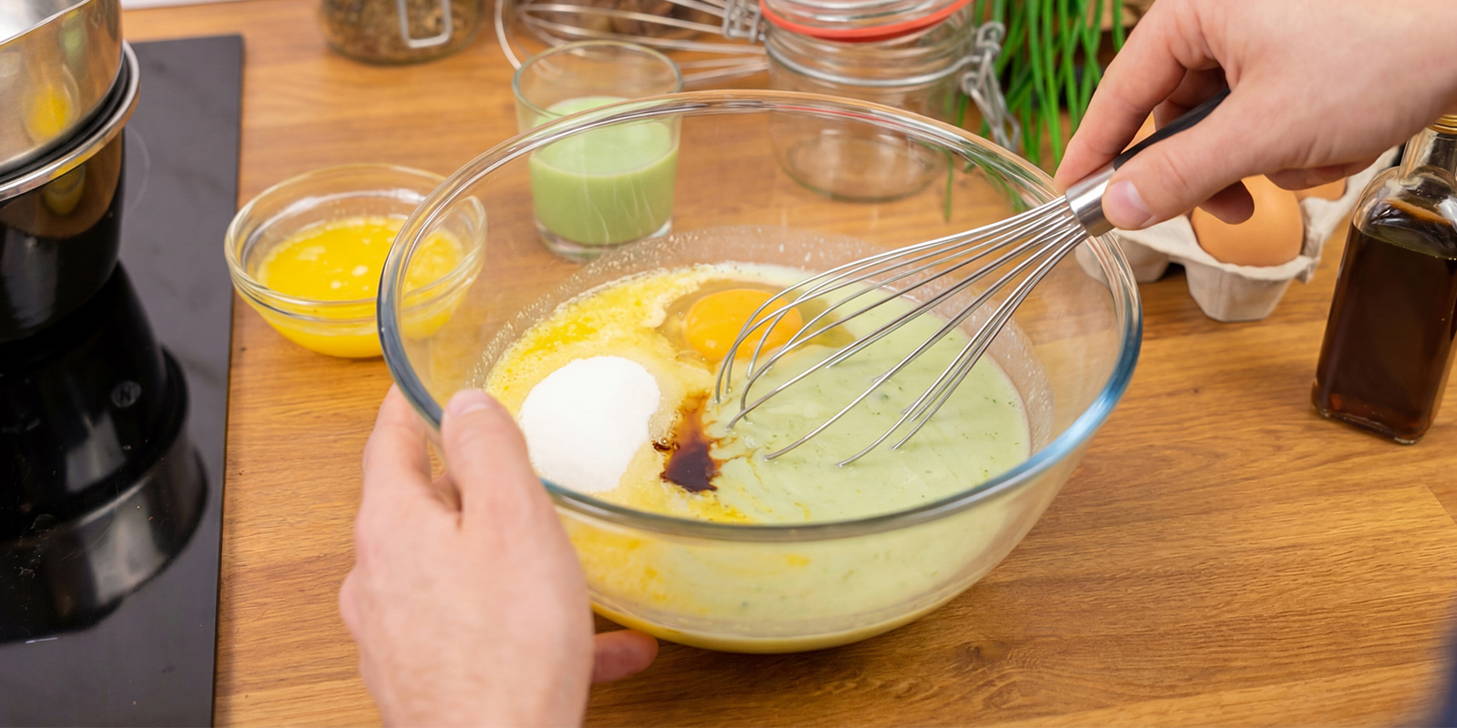 Mélangez les ingrédients liquides