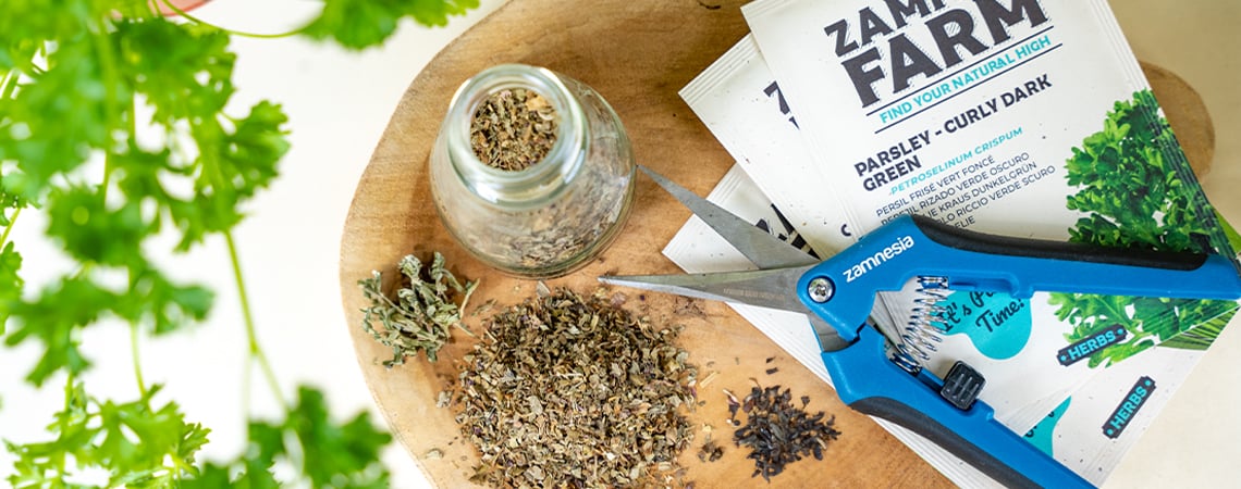 Comment Sécher Vos Herbes Aromatiques À La Maison