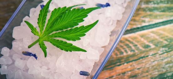 Comment Préparer Du Sel Au Cannabis Pour Des Comestibles Simplissimes